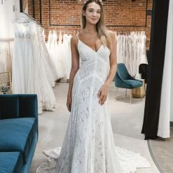 All Who Wander - Reece Sample Gown -Adina's Brida store 116708932 3619379661425387 2432749336713601375 n