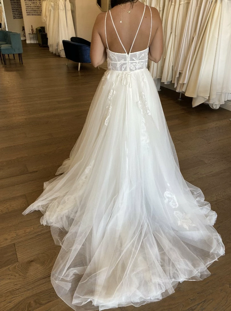 Willowby Kendrew 54716 Gown - Image 5