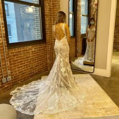 BHLDN Wtoo Viola Gown 45 BHLDN Wtoo Viola Gown -Adina's Brida store 1600x 3 952159e8 a697 4ef7 85c9 a1cb12920499