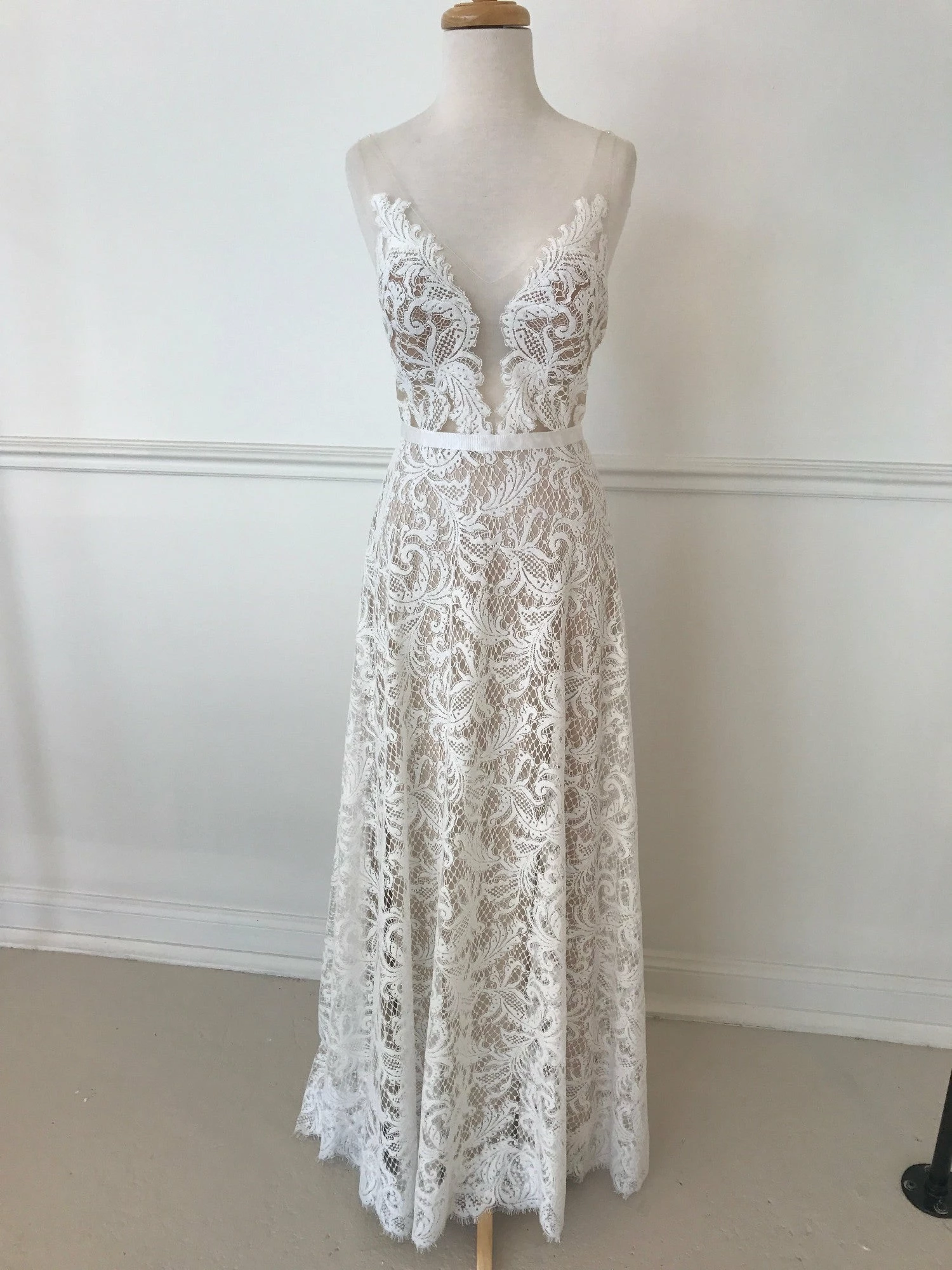 Willowby By Watters - Asa Sample Gown - Image 15