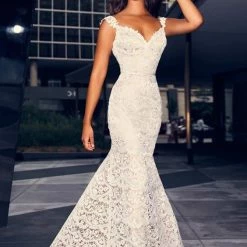 Paloma Blanca - 4840 Sample Gown