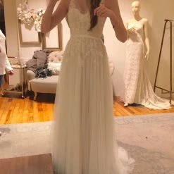 BHLDN Willowby Reagan Gown 32 BHLDN Willowby Reagan Gown -Adina's Brida store 451f26c4f75c2dddc09312426733a722