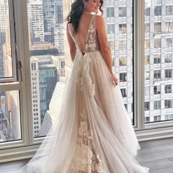 BHLDN Willowby Hearst Galatea Gown 29 BHLDN Willowby Hearst Galatea Gown -Adina's Brida store 650x 2 89aeb850 e7b5 4ae4 a98f 130d62fbac5c