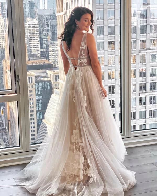 BHLDN Willowby Hearst Galatea Gown 7 BHLDN Willowby Hearst Galatea Gown - Image 5