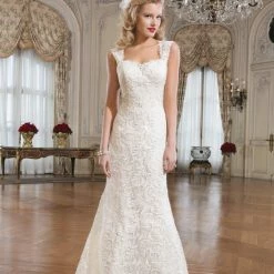 Justin Alexander - 8761 Sample Gown