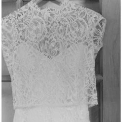 Rebecca Schoneveld - Deya Lace Topper Cap Sleeve 14 Rebecca Schoneveld - Deya Lace Topper Cap Sleeve -Adina's Brida store Rebecca Schoneveld A line Chelsea GownDeya Top White lace with an ivory lining 2016 1172617